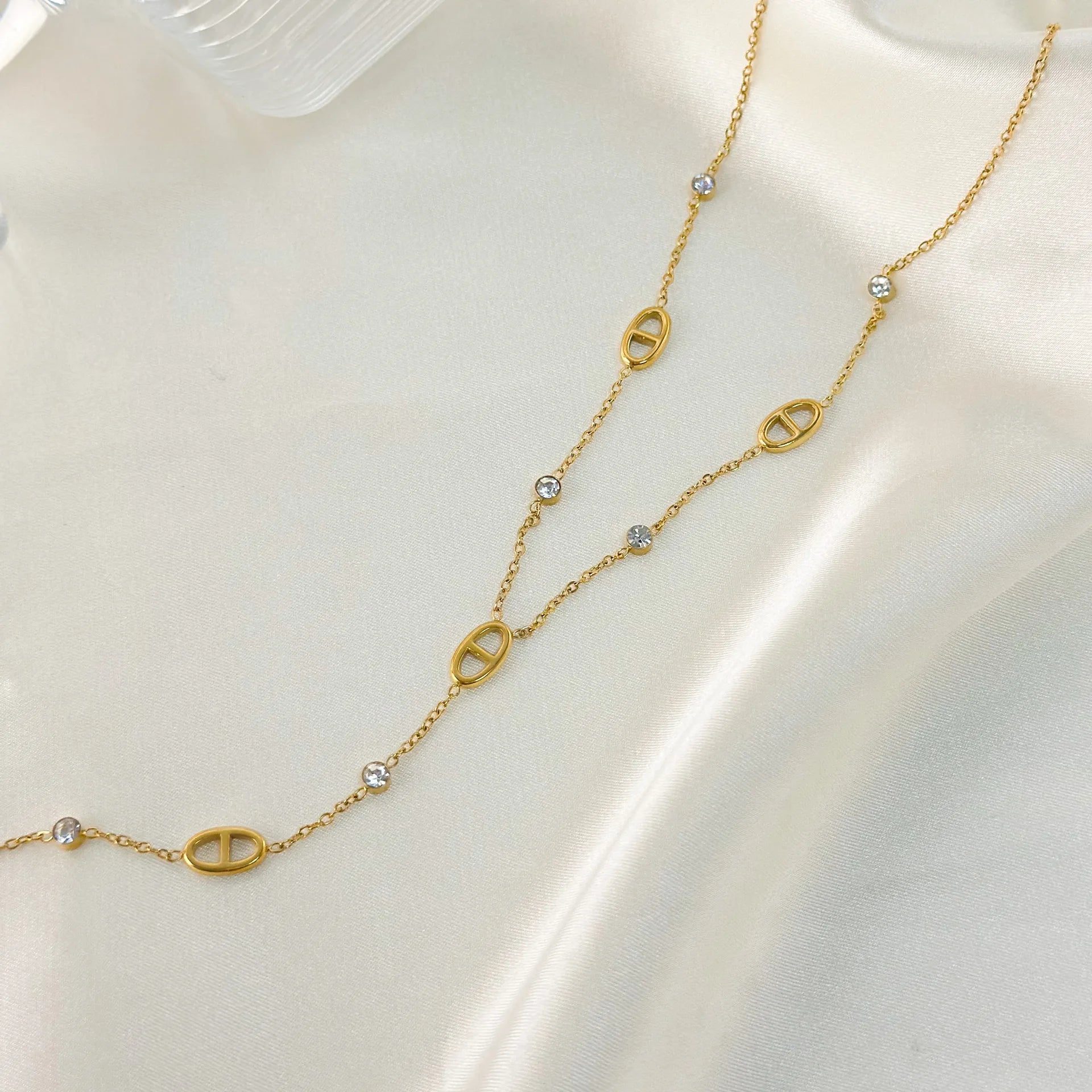 Elegant Y-Chain Necklace – Minimal French-Inspired Jewelry
