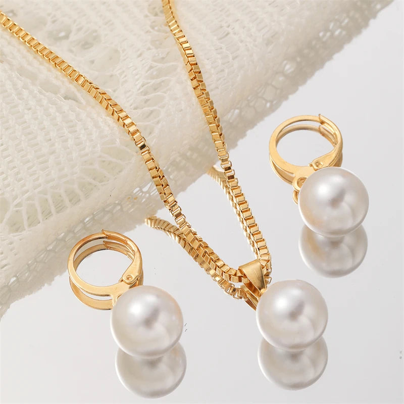 Gold Pearl Jewelry Set – Necklace & Earrings