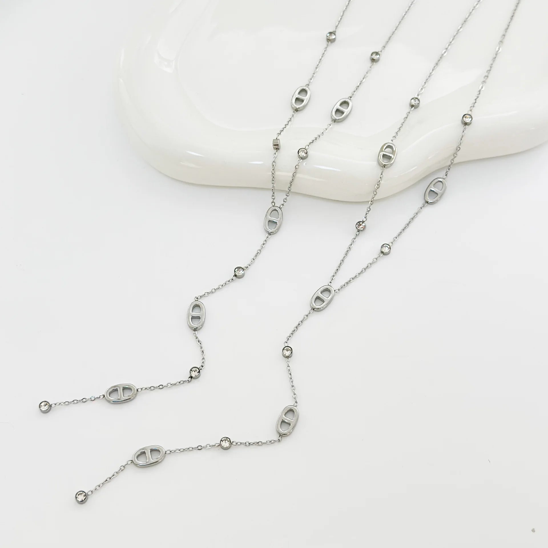 Elegant Y-Chain Necklace – Minimal French-Inspired Jewelry
