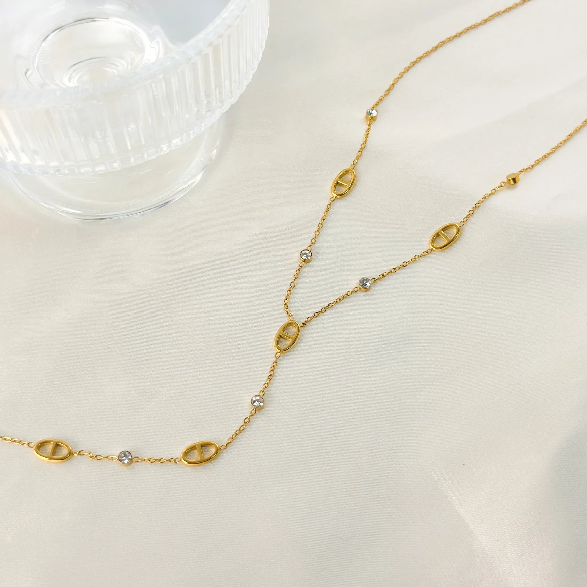 Elegant Y-Chain Necklace – Minimal French-Inspired Jewelry
