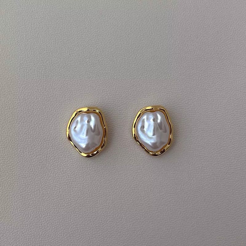 Pearl Stud Earrings – Gold & Silver