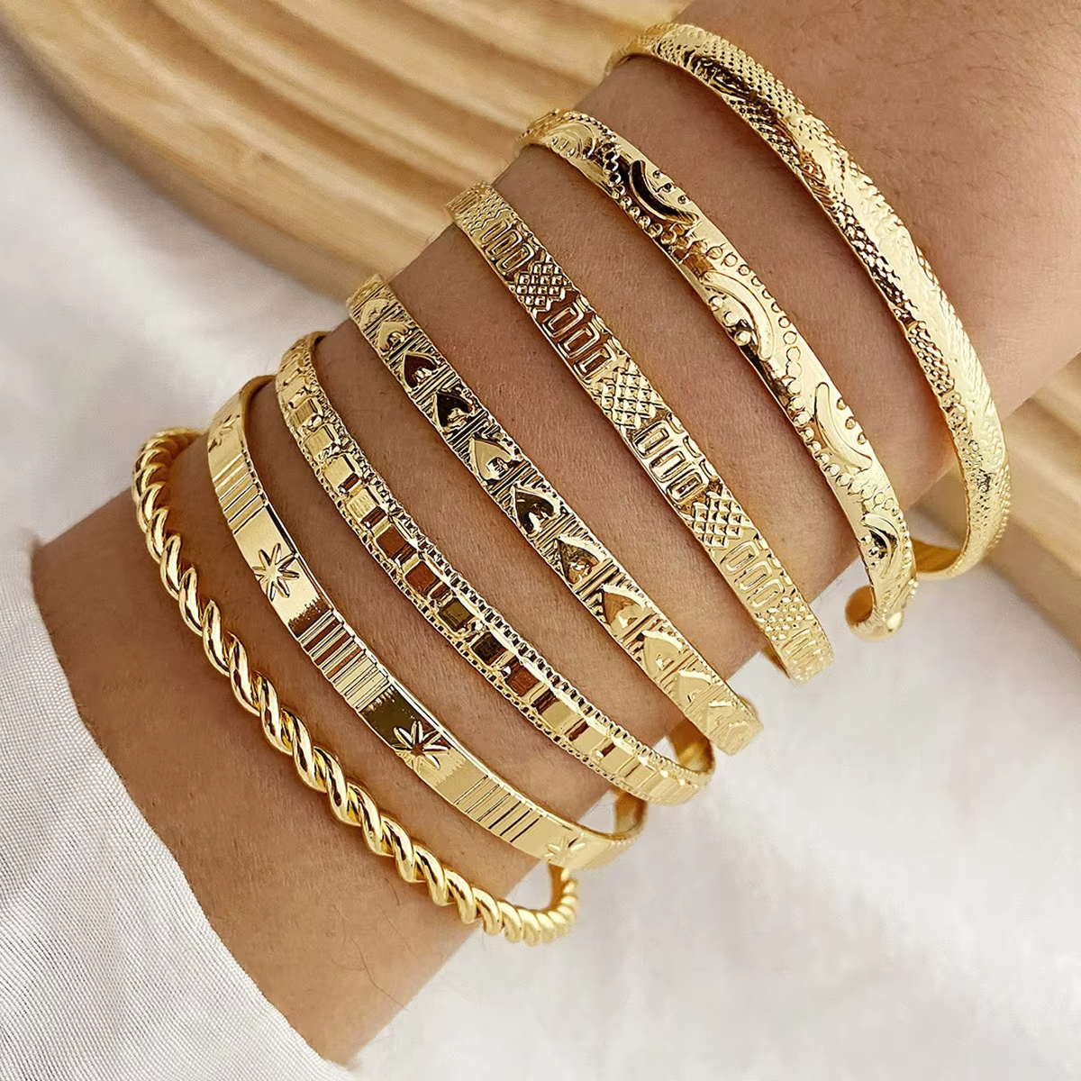 Gold Printed Bangle Set – 7-Piece Layering Bracelets